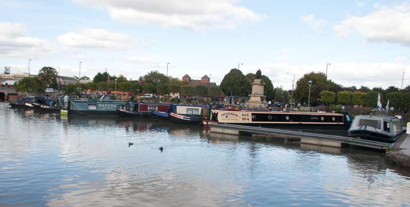 Stratford upon Avon canal basin 